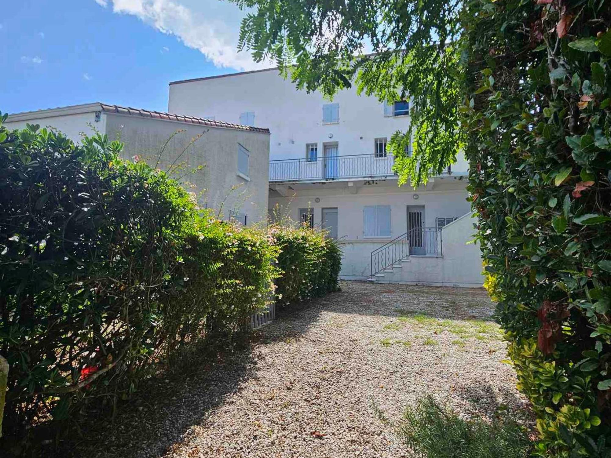 4 Pers A Avec Balcon Et Parking Proche Du Chay - Fr-1-550-89 * Royan